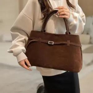 여성 스웨이드 스퀘어 토트백 벨트 장식 심플 디자인