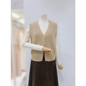 [갤러리아] [SOUP]앞 단추 브이넥 니트 조끼 SBAVK31