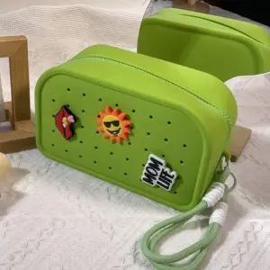 스트랩 실리콘 핸드백 넉넉한 수납 지비추홀 파우치 (WFJ5WXA)