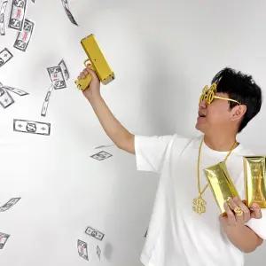 돈 뿌리는기계 지폐발사 돈다발 돈나오는총