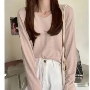 여성 브이넥 긴팔 니트 소프트 베이직 니트티 간절기 보온 겨울