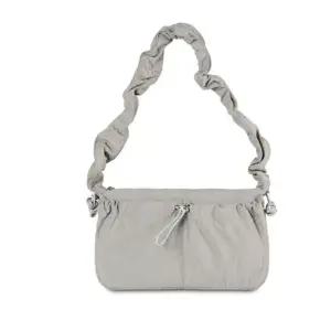고품질 숄더백 여성 캐주얼 곱창끈 주름끈 가방 그레이 (WFKDXJS)