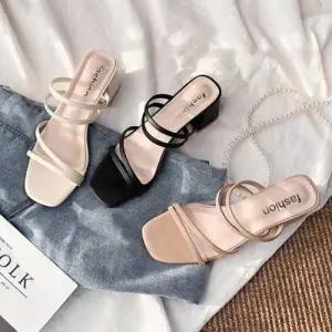 멀티 스트랩 샌들 미들힐 여름 샌들 통굽 구두 각진코 WEC905D