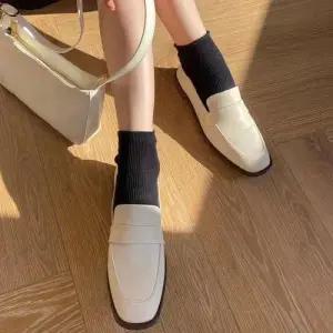 베이직 꺾어신는 플랫 로퍼 세미정장 구두 캐주얼 WF6765F