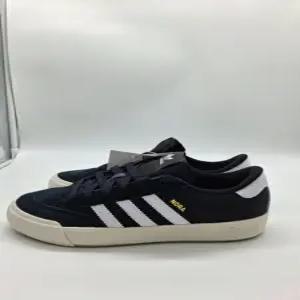 아디다스 운동화 공용 스니커즈 GV6777