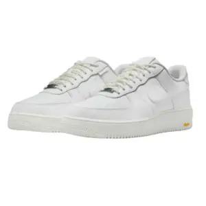 [국내매장판] 나이키 에어포스 1 로우 고어텍스 비브람 서밋 화이트 HV5953-100