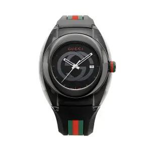 구찌 YA137107 SYNC 남성 러버 쿼츠 46mm(YA137107A)