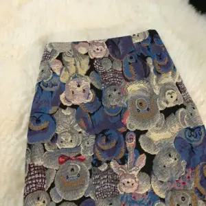 랩 롱 스커트 봄 치마 여성 A라인 자수 곰돌이 (WFHAQGQ)