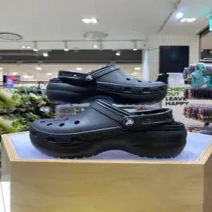 [크록스][크록스] 플랫폼 라인드 207938-001 블랙 (28930454)