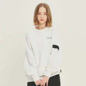 [내셔널지오그래픽] N231USW230 어반 시티 세미 오버핏 맨투맨 티셔츠 WHITE