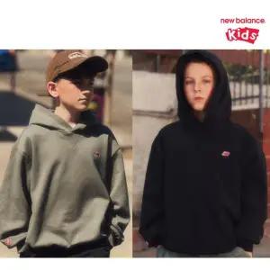 [롯데백화점]뉴발란스 PREP SPORTS_로고 포인트 후드티 (NK9CF4302U)