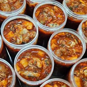 통영 생굴 무침 1kg 통영 굴 무침 양념굴 무침 생 굴겉절이 일주일반찬 노인 반찬 거리 어르신반찬