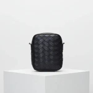 [보테가베네타]생산 인트레치아토 지퍼 휴대폰 파우치 743214 VCPQ3 8803 816701