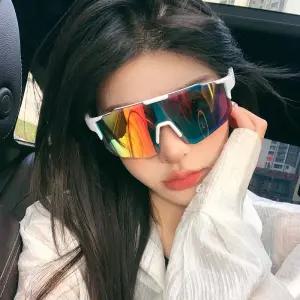 MNPP 자외선차단 남녀공용 방풍 초경량 변색 스포츠 고글 눈부심방지 자전거 낚시 골프 등산 런닝 선글라스