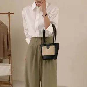 여성 오피스룩 세련된 카라 셔츠 남방 루즈핏 2색