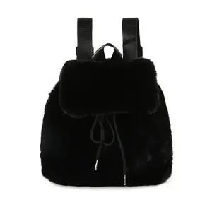 페이크퍼 백팩 겨울 털 미니 배낭 가방 블랙 (WFKISPN)