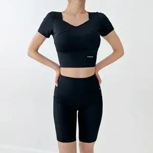 크롭 티셔츠 여성 운동복 반팔 라운드티 패드탈착형-WFINNG8