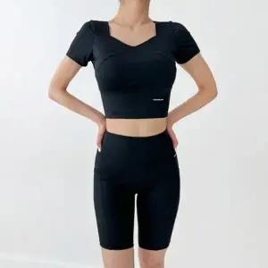 크롭 티셔츠 여성 운동복 반팔 라운드티 패드탈착형-WFINNG8