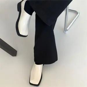 [오노마] ONM 통굽블로퍼 데일리여성뮬 스퀘어코 봄신발 슬리퍼구두 (S8532201)