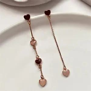 [오노마] ONM 여성 언발란스 귀걸이 큐빅 하트 드롭 쥬얼리 (S9593885)