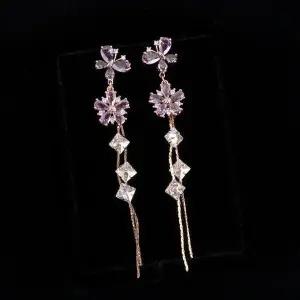 [셀러허브]여자 럭셔리 롱드롭 분홍 퍼플 꽃무늬 귀걸이 (S23461045)