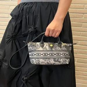 갤러리아 헤지스핸드백 HIBA5E650N3 [H.Toile] 시그니처 H 뜨왈 토트겸 크로스백 S