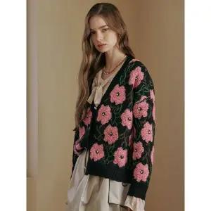[하프클럽/]큐빅 부클 플라워 루즈핏 브이넥 가디건