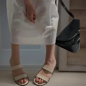 여성 단색 가죽 더블 스트랩 편안한 샌들
