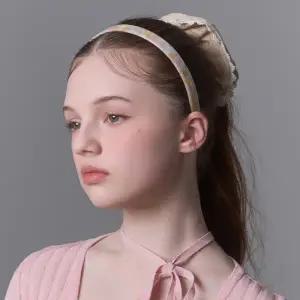 [롯데백화점]화이트샌즈 여성 아세테이트 클래시 헤어밴드 브넬르