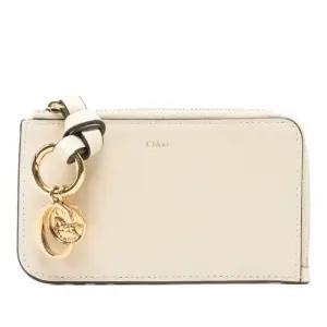 알파벳 엠보스드 로고 지갑 CHC25SP535O16 20S