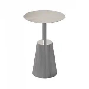 야외 인테리어 낮은 정원 낮은의자 광장 소품 카페