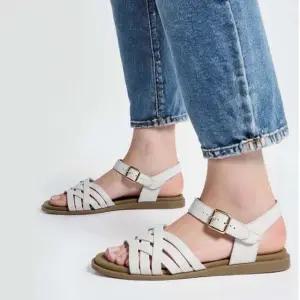 트렌디한 여성 발목 스트랩 가죽샌들 극세사 안감 여름 (WFK42F4)