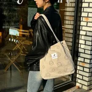 스마일 골덴 숄더백 (WFJ65OE)