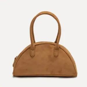 미니 토트백 무드 소프트 데일리룩 페미닌룩 데이트룩 (WFK6E73)