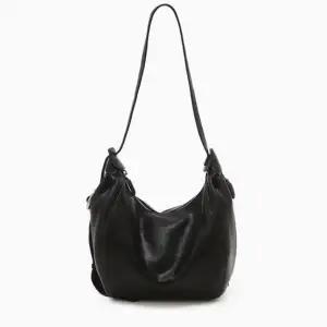 [질스튜어트핸드백] [SAGE]가죽 세이지 호보백 겸 슬링백 M 블랙 JABA5F601BK