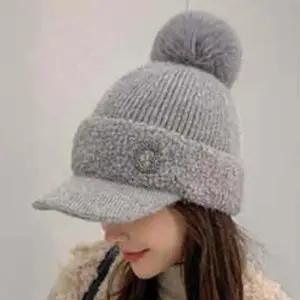 따뜻한 느낌 예쁜 니트캡 겨울 등산 운동 썬캡 털모자