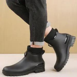 남녀공용 겨울 주방화 낚시화 털 안감 방한 레인 부츠