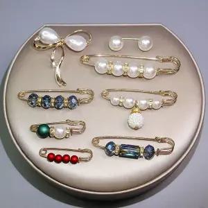 [하프클럽/]실속형 쿠픽 패션브로치 스타일 진주 크리스탈 옷핀 세트 6종 C