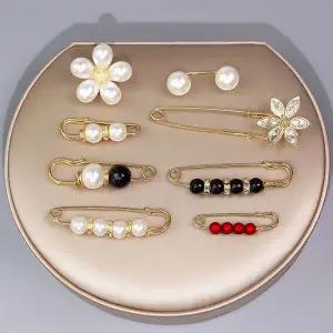 [하프클럽/]실속형 쿠픽 패션브로치 스타일 진주 크리스탈 옷핀 세트 6종 B