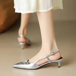 여성 여름 단화 플랫 실버 스트랩 버클 샌들 여행