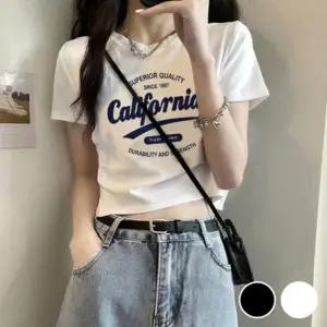 여성 여름철 크롭 기장 영문 프린팅 깔끔 반팔 티셔츠