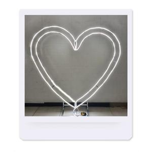 철제 하트 조형물 야외 단일 화보 화이트 이중 촬영 지지대 웨딩소품철제하트 선반
