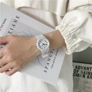 (색상 수능시계-화이트)무소음 무음 수능 시계 시험 시험용 손목시계 선물