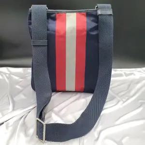 발리 삼선 나일론 남자 숄더백 크로스백 중고 가방 은피아노