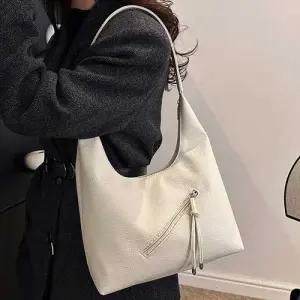 사선 지퍼 매듭끈 포인트 레더백 숄더백 출퇴근가방 WF61609