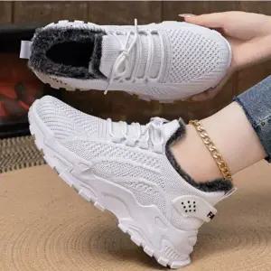 여성용 포근한 망사 트렌디 보온 스웨터 스니커즈