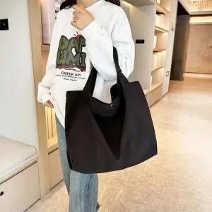 숄더백 크로스백코디 여성 비지니스 가방코디 데이트 빅숄더백