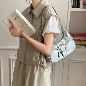 여성크로스백 숄더크로스 백팩 에코백 직장인 여성숄더백 대학생 핸드백