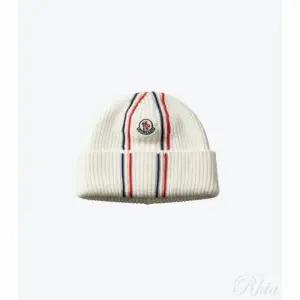 몽클레르 로고 패치 트리컬러 울 비니 3B00036 M1131 034