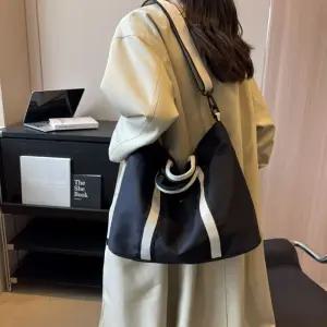 캔버스백 크로스백 여성 스트라이프 빅사이즈 데일리